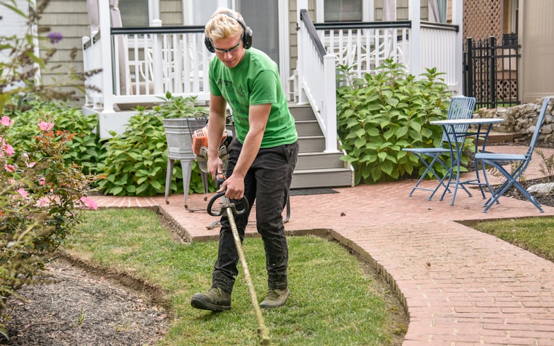 Detail trimming along a walkway